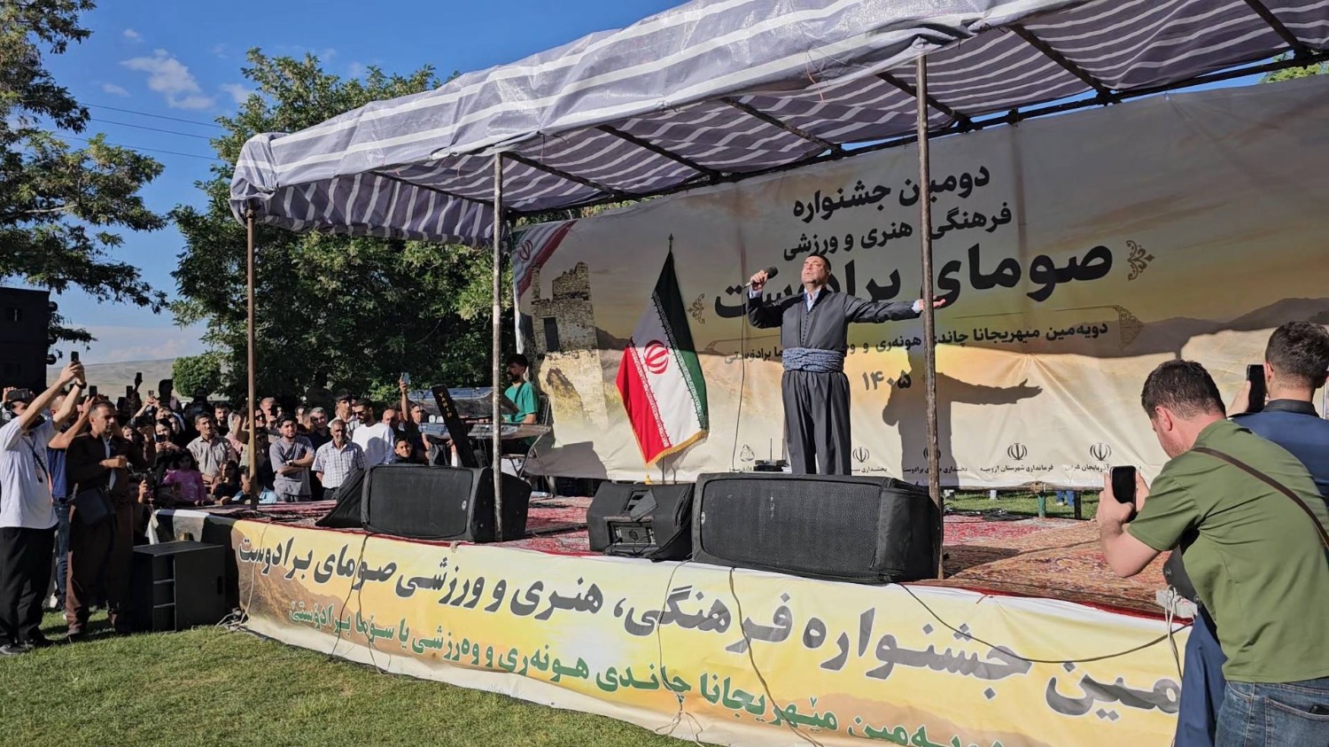 بازدید فرماندار ارومیه از جشنوارههای فرهنگی، هنری و ورزشی روستایی در صومای برادوست و بخش مرکزی