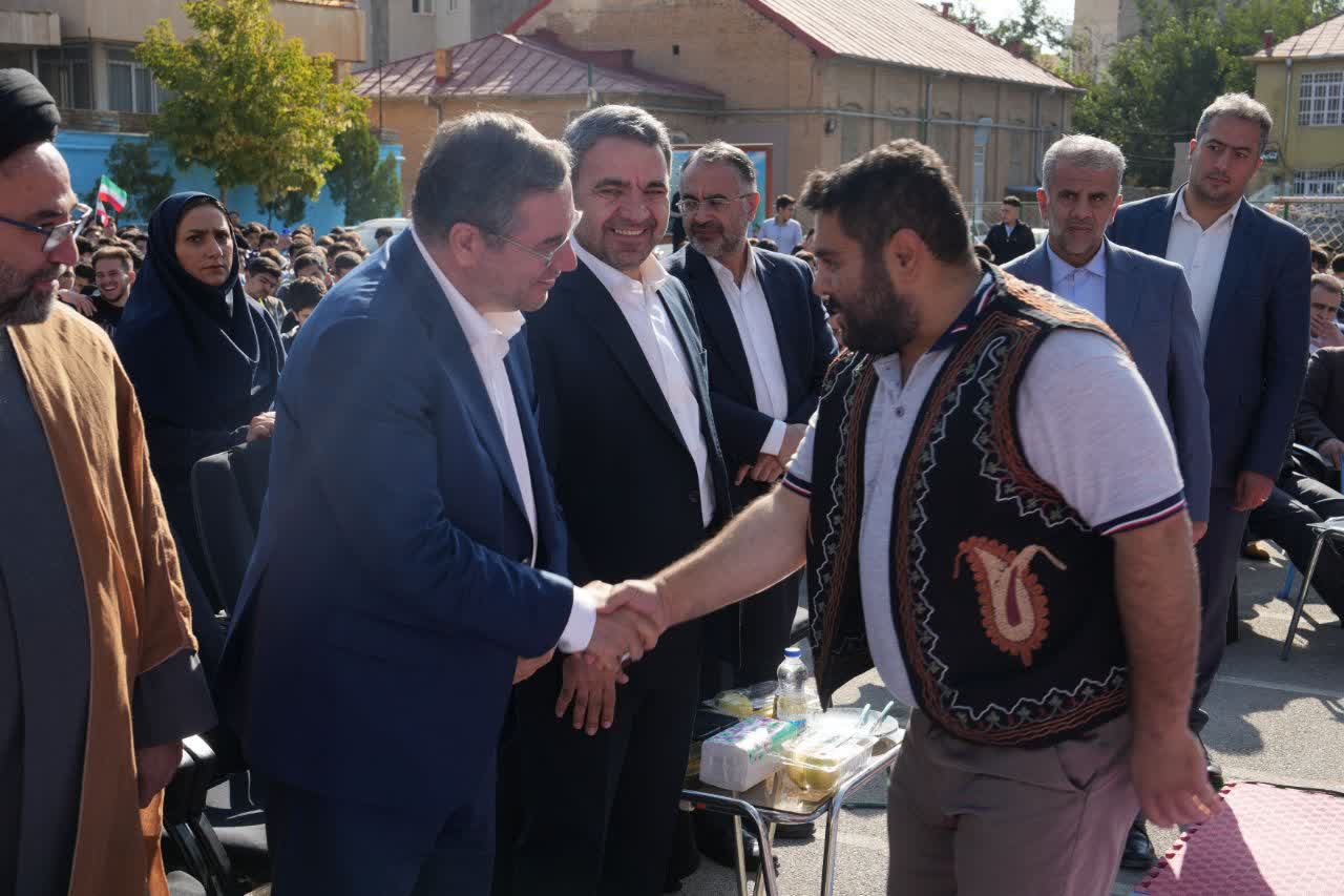 با حضور استاندار آذربایجانغربی انجام شد؛ آغاز سال تحصیلی جدید در آذربایجانغربی