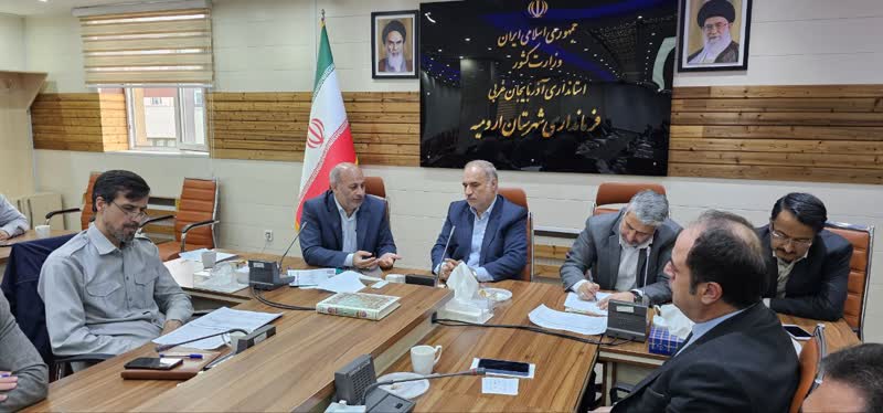 نشست هم اندیشی فرمانداری شهرستان ارومیه با مجموعه مدیران کمیته امداد امام خمینی ره+ تصاویر