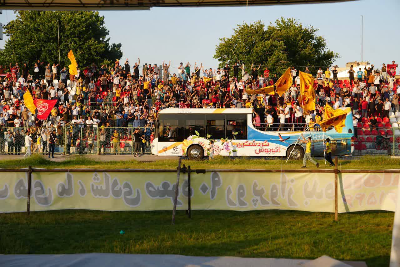 حضور استاندار آذربایجان‌غربی در جشن صعود تیم فوتبال 90 ارومیه به لیگ دسته یک کشور