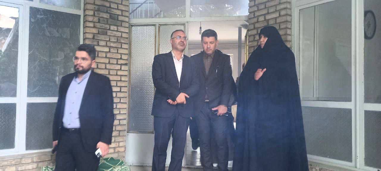 بازدید فرماندار ارومیه از محل خاستگاه انقلابیون در ارومیه