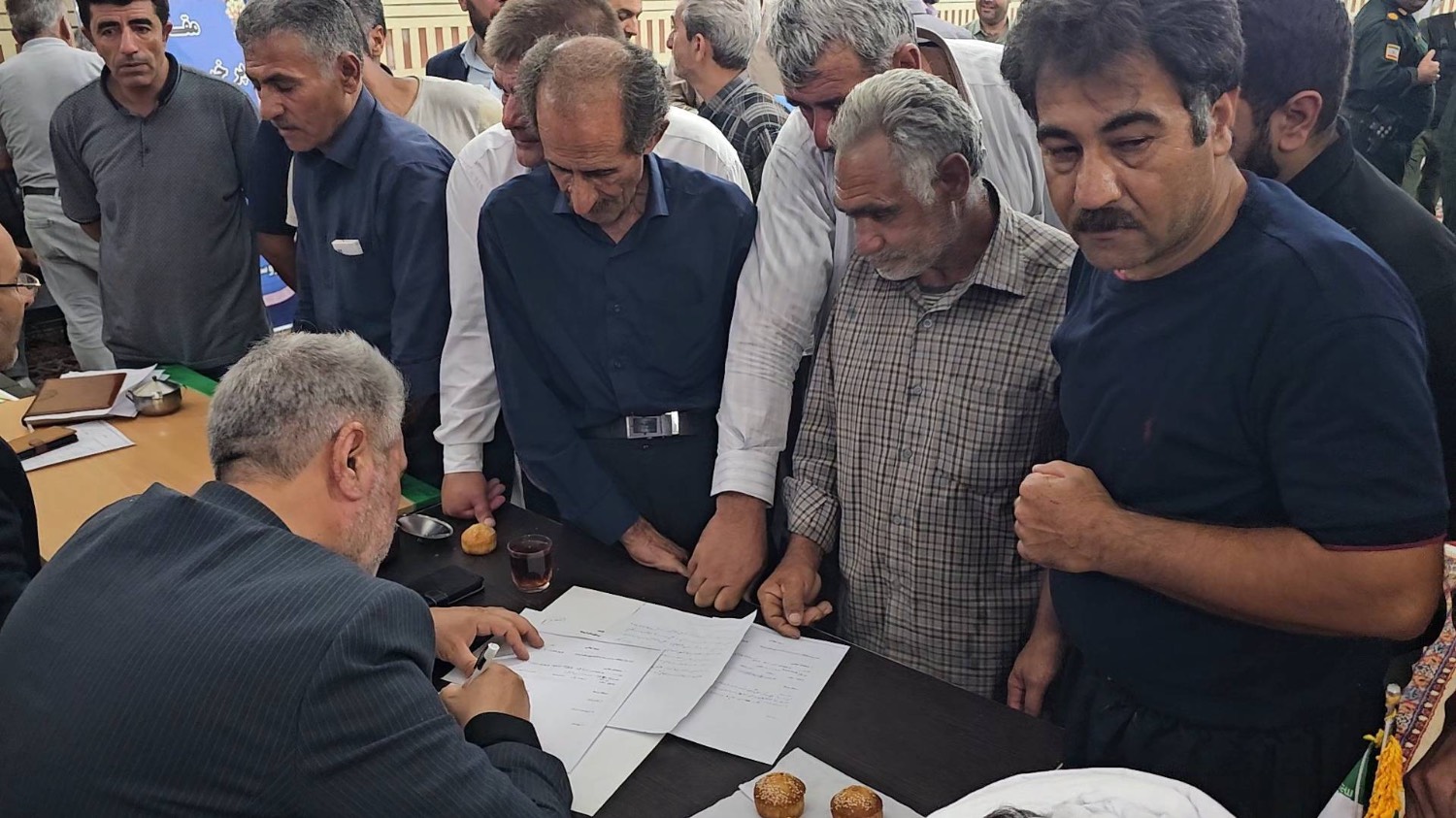 گزارش تصویری | بررسی مسائل و مطالبات روستای جارچلو با حضور فرماندار ارومیه