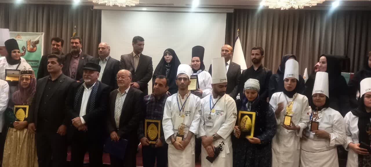 حضور فرماندار شهرستان ارومیه در مراسم اختتامیه سومین جشنواره و نمایشگاه بینالمللی غذاهای سنتی و محلی ارومیه