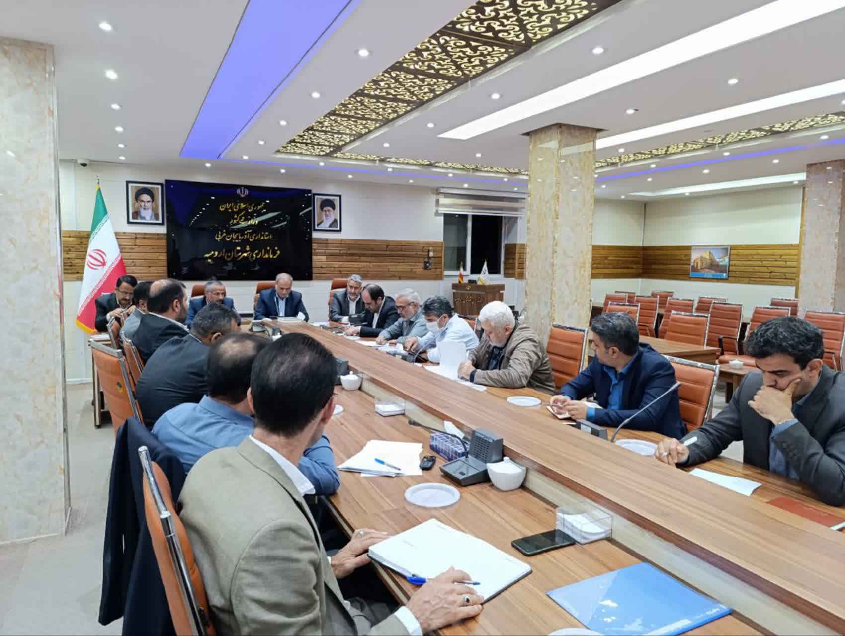 نشست هم اندیشی فرماندار ارومیه با مدیر کل منابع طبیعی و آبخیزداری استان+ تصاویر