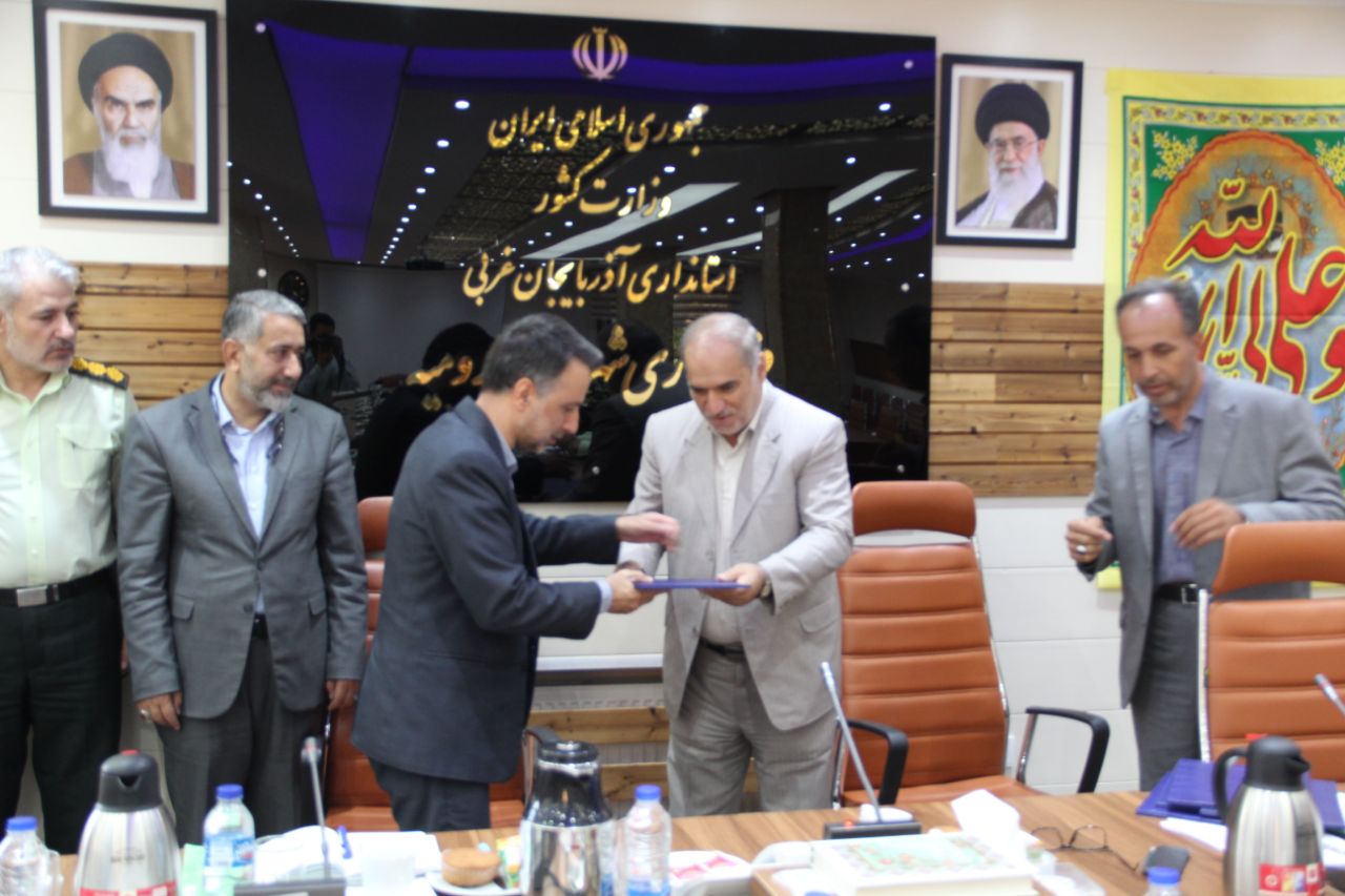 تجلیل فرماندار شهرستان ارومیه از همکاران حراست فرمانداری