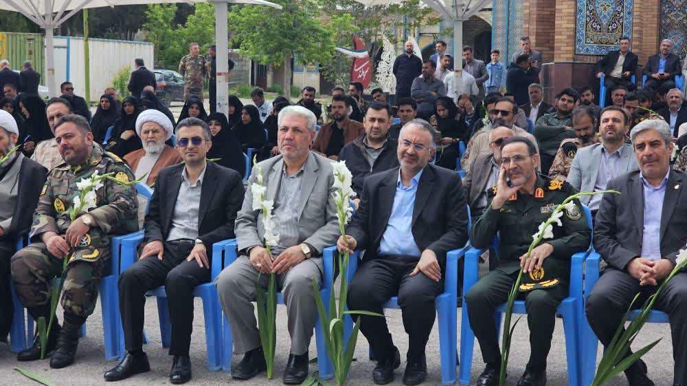غبارروبی و عطرافشانی گلزار مطهر شهدا به مناسبت گرامیداشت سالروز آزادسازی خرمشهر و سالگرد رحلت مجاهد نستوه حجت‌الاسلام حسنی امام جمعه فقید ارومیه