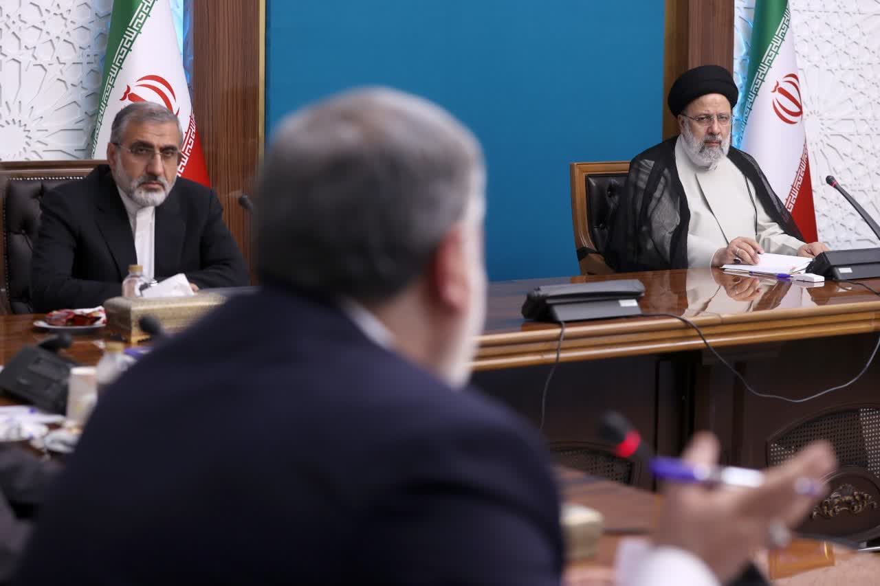 حضور محمدصادق معتمدیان استاندار آذربایجانغربی در دیدار رئیسجمهور با تعدادی از استانداران