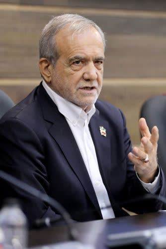 نشست با فرهیختگان و فعالان سیاسی، اجتماعی و فرهنگی استان