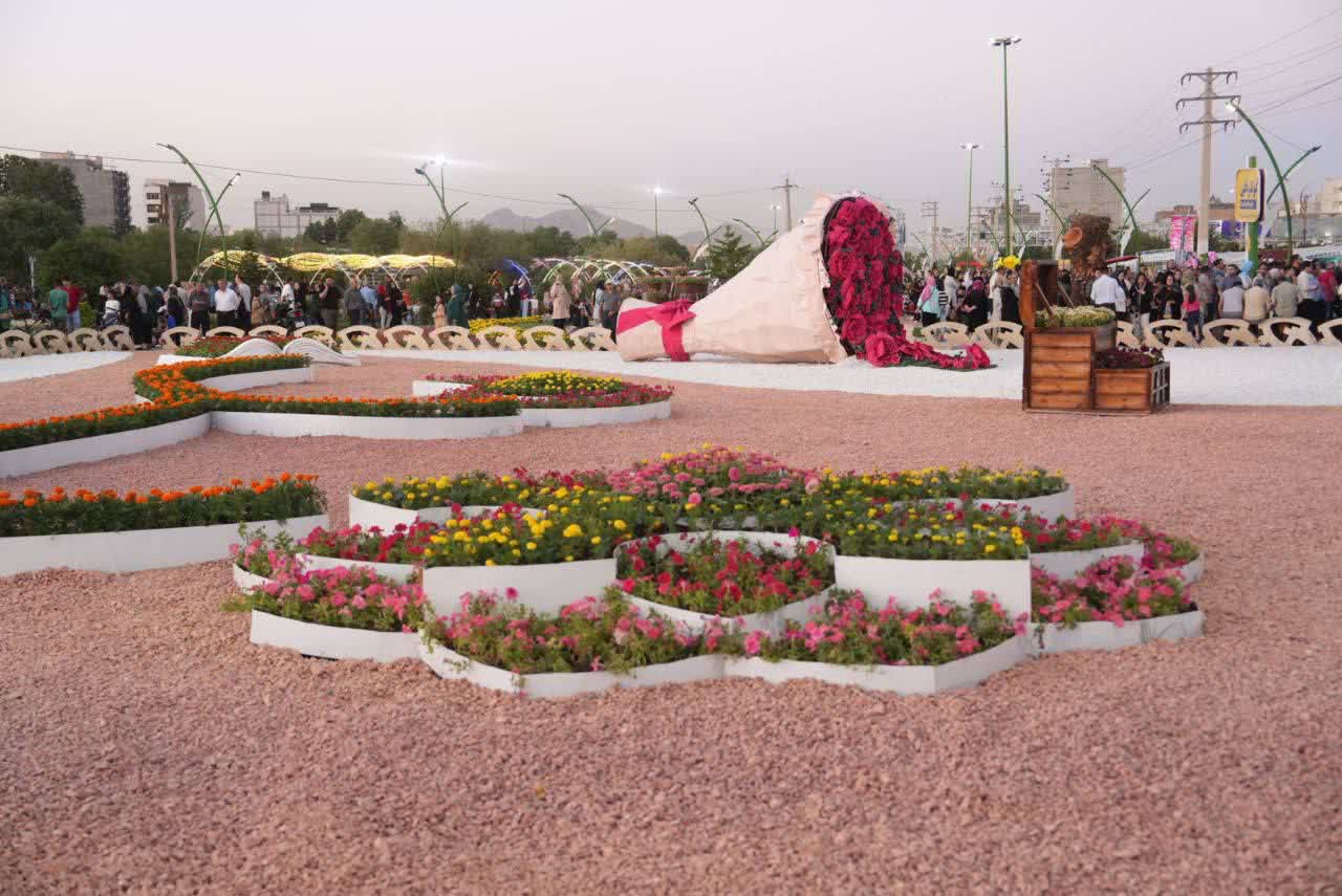برگزاری جشنواره گل‌ها در ارومیه