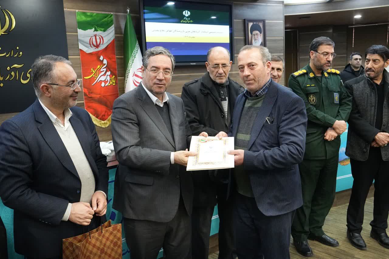 برگزاری نشست صمیمی استاندار آذربایجان‌غربی با رزمندگان غواص دفاع مقدس