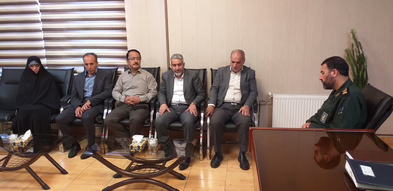 دیدار فرماندار شهرستان ارومیه با سرهنگ پاسدار مهدی رضوی فرمانده جدید ناحیه مقاومت بسیج سپاه شهرستان و تبریک انتصاب ایشان