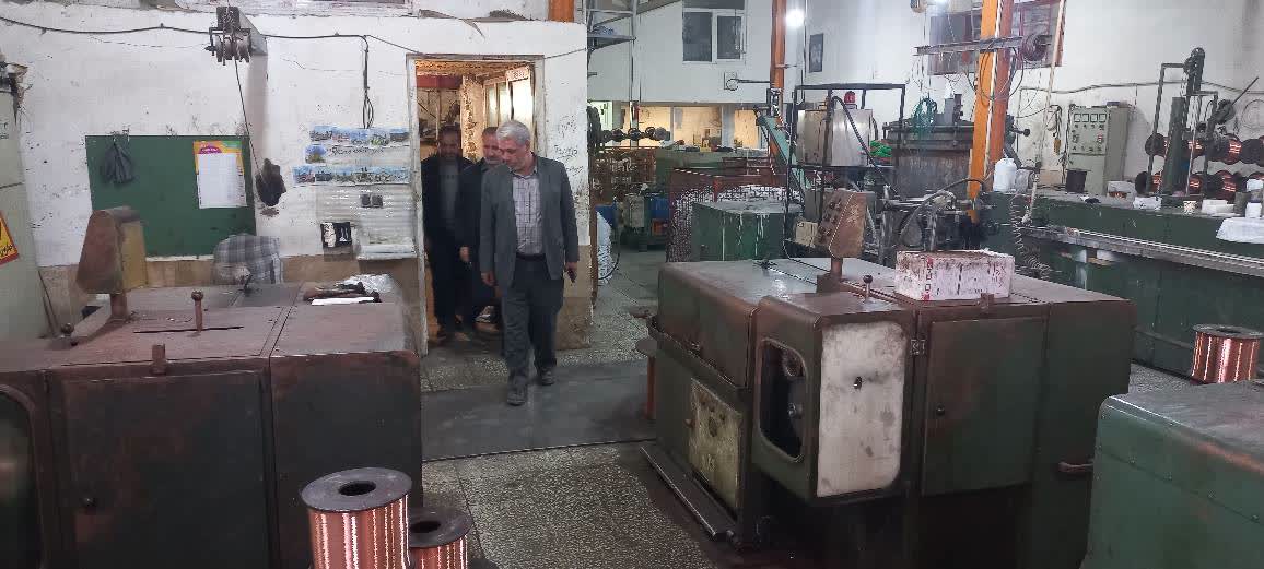 بازدید فرماندار ارومیه از واحدهای تولیدی کارخانه سیم و کابل رعد برق الکترونیک