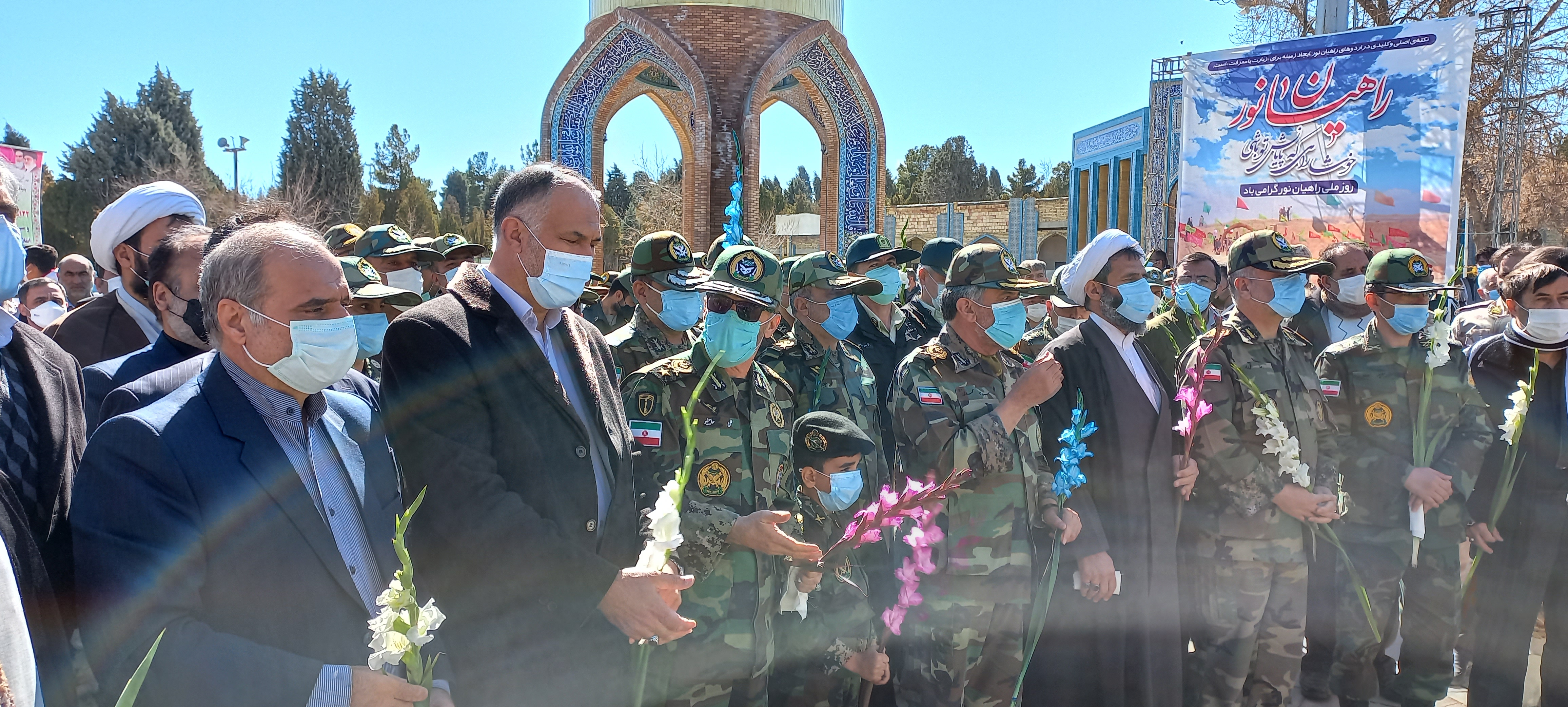 مراسم میهمانی لاله ها در گلزار مطهر شهدا برگزار شد +عکس