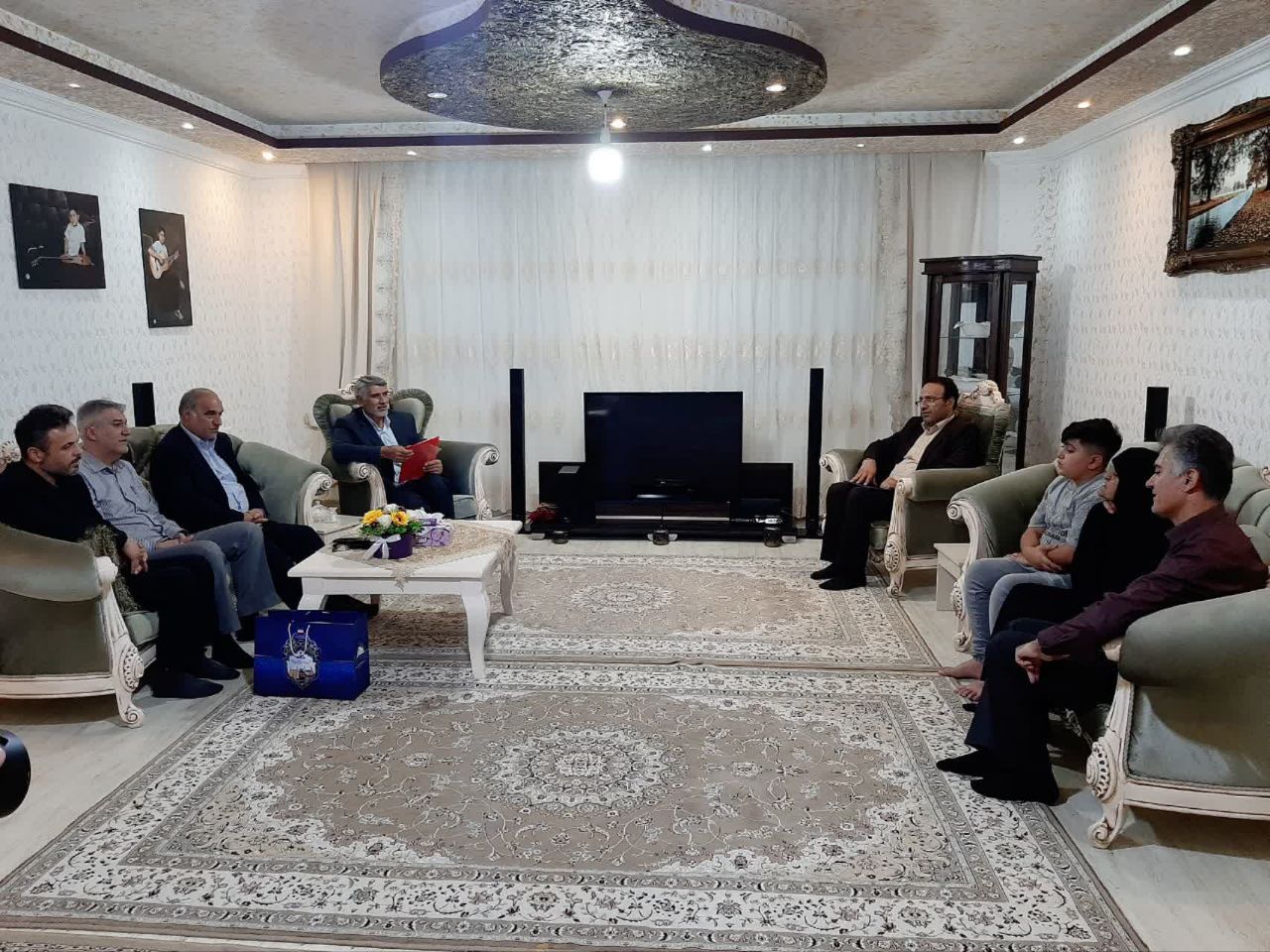 دیدار فرماندار شهرستان ارومیه با خانواده معظم شهدا