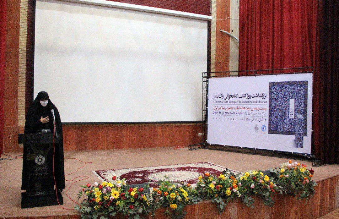 فرهنگ سازی و پژوهش های لازم برای گسترش کتابخوانی انجام شود