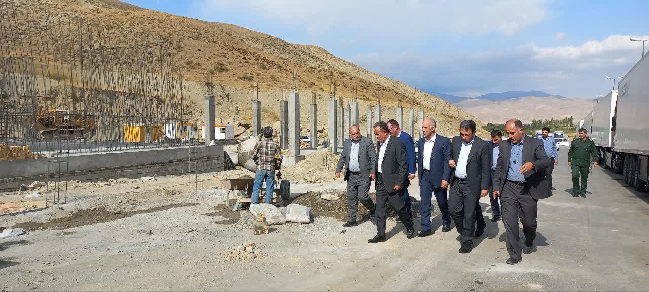بازدید فرماندار شهرستان ارومیه از محل اجرای پروژه دستگاه ایکس ری کامیون گمرک مرزی سرو