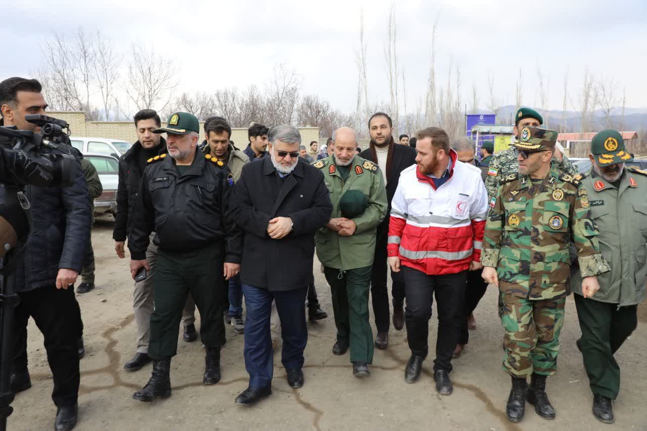 حضور رئیس مجلس شورای اسلامی و استاندار آذربایجانغربی در اردوگاههای اقامتی زلزلهزدگان شهرستان خوی