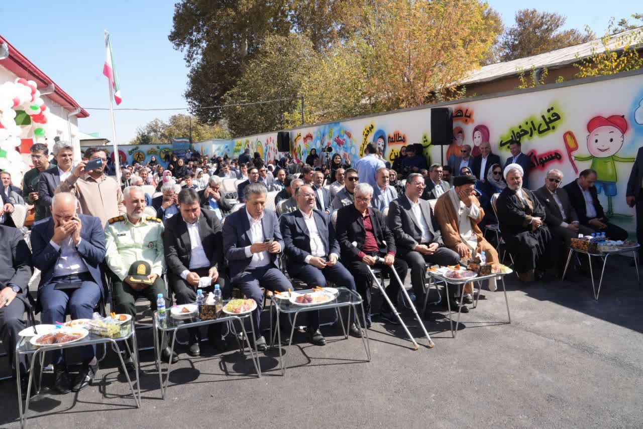 با حضور استاندار آذربایجانغربی انجام شد؛ بهرهبرداری از یک باب مدرسه 10 کلاسه استثنایی در شهر نوشین شهر بخش نازلو
