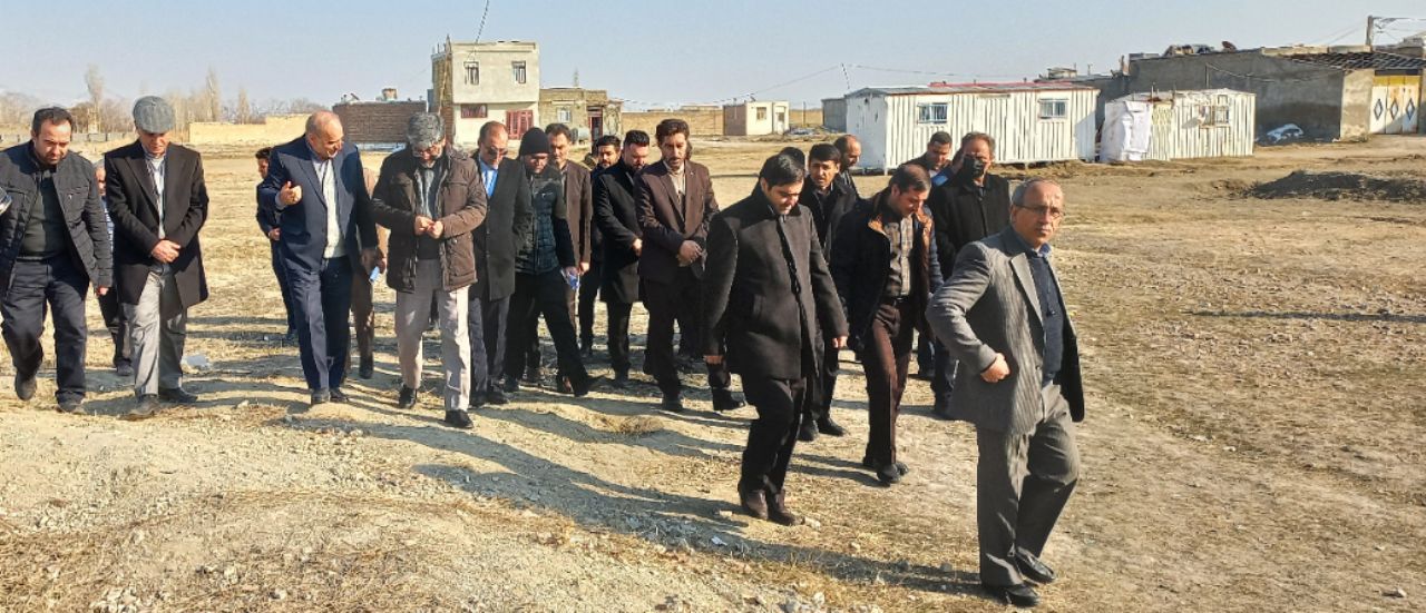 مشکلات مناطق محروم را با اولویت پیگیری خواهیم کرد