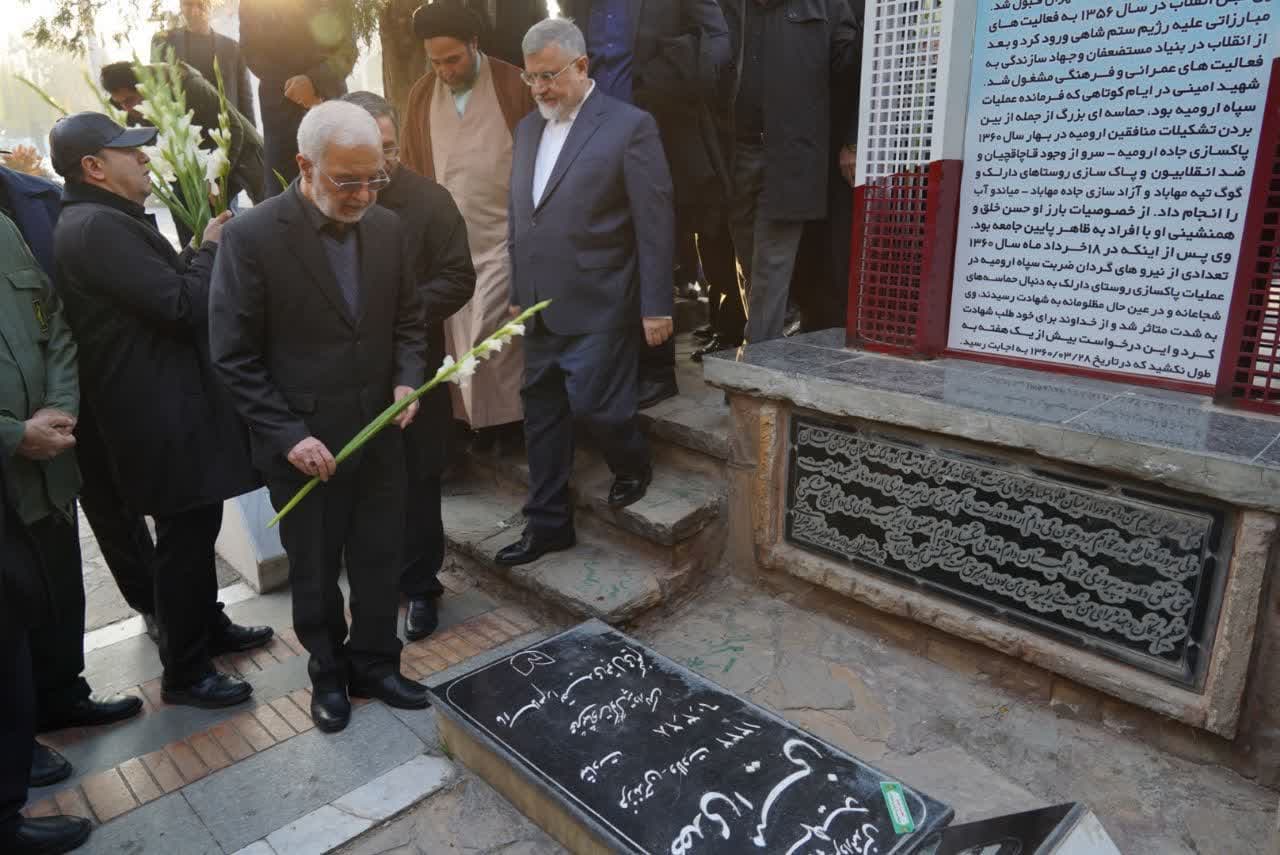حضور وزیر کشور در گلزار شهیدان باغ رضوان ارومیه