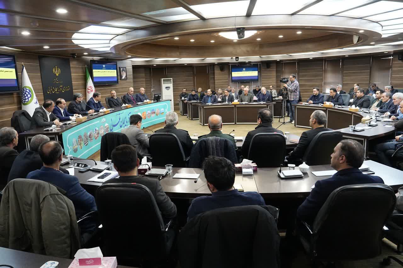 برگزاری نشست صمیمی استاندار آذربایجان‌غربی با اصناف و بازاریان استان