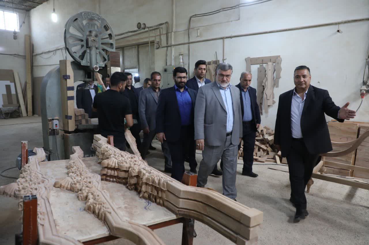بازدید استاندار آذربایجان غربی از شرکت کلیم مبل دنیز
