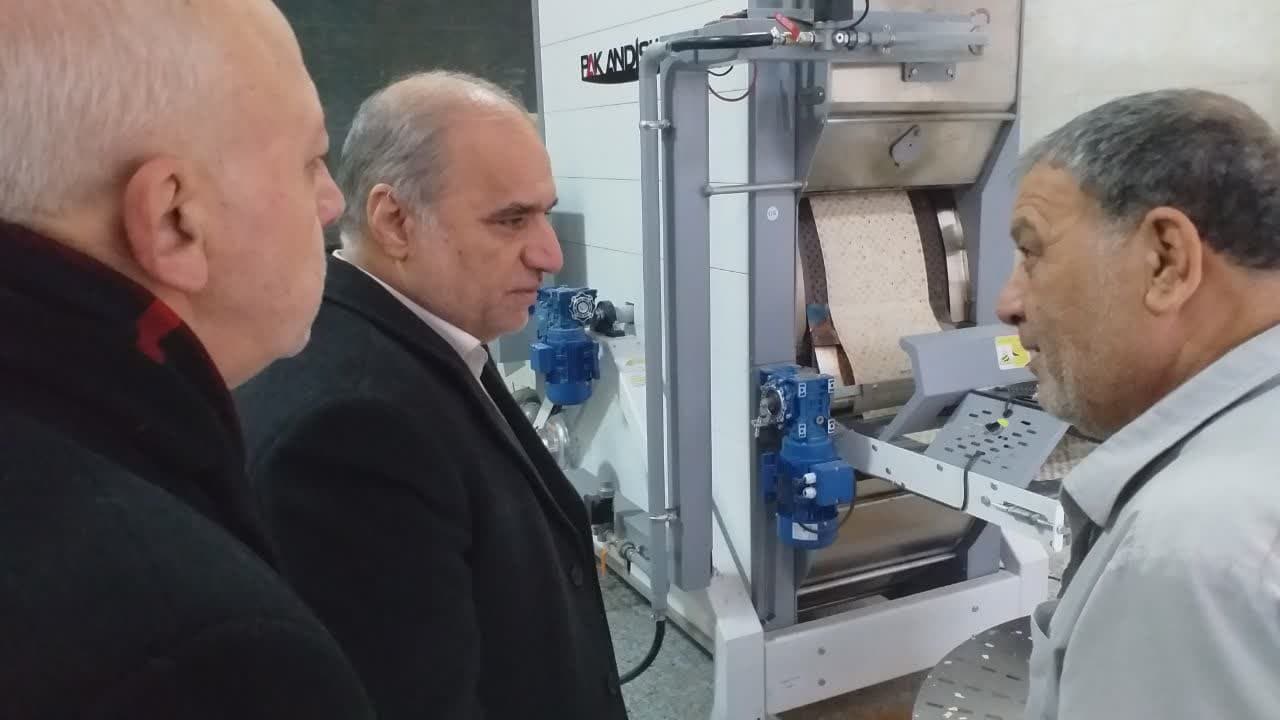 بازدید فرماندار شهرستان ارومیه از نانواییهای شهر ارومیه
