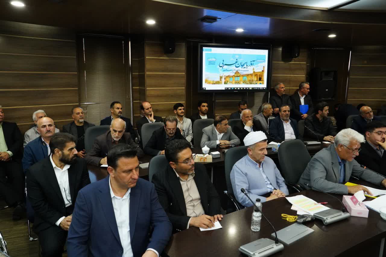 نشست رئیس‌جمهور با فعالان سیاسی آذربایجان‌غربی