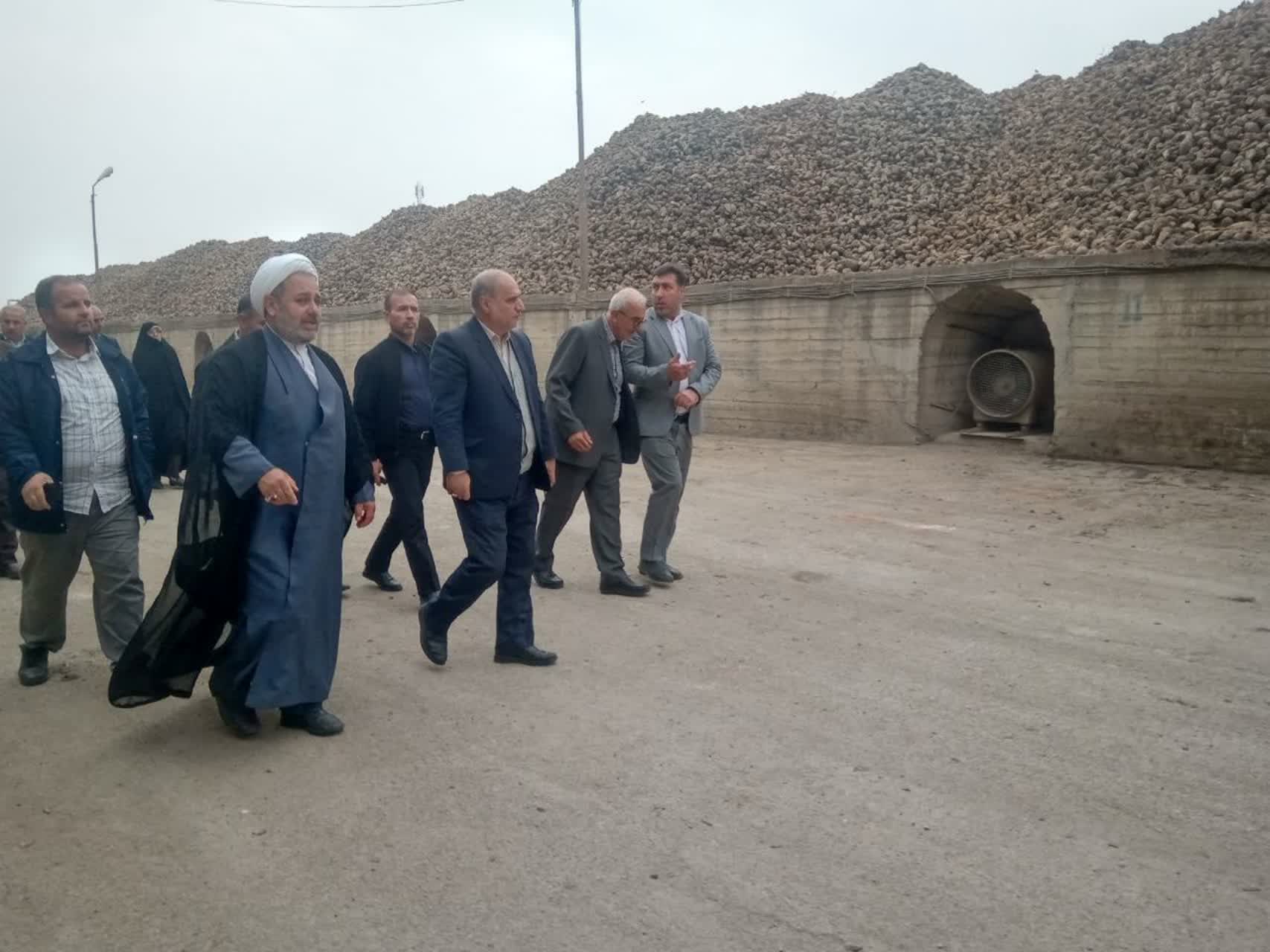 بازدید فرماندار ارومیه از کارخانه قند ارومیه