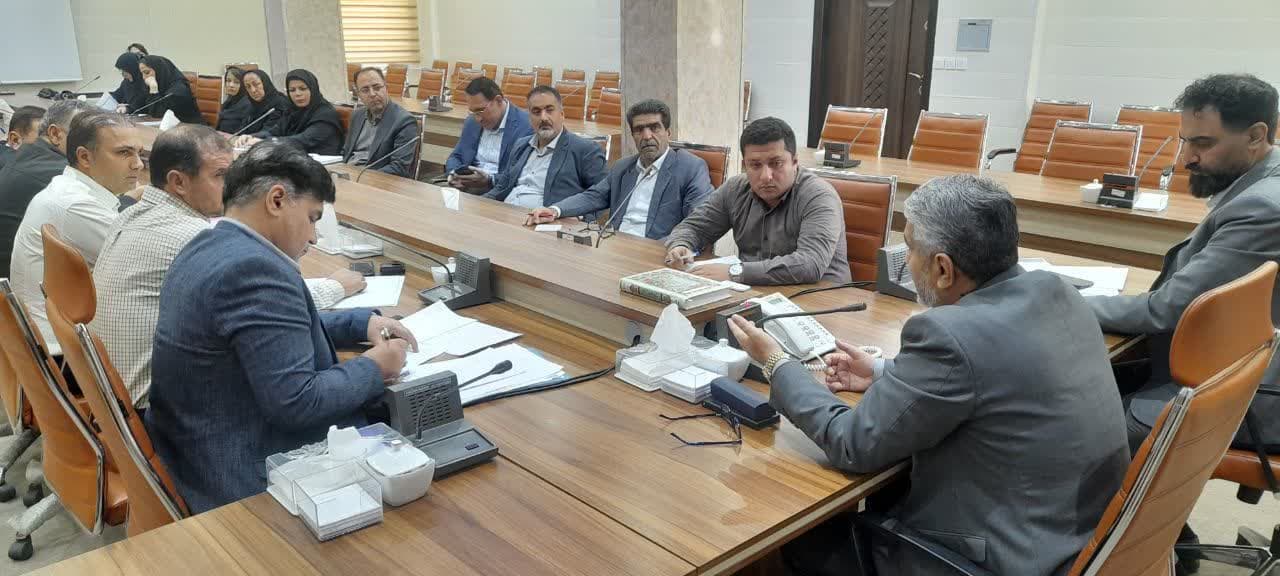برگزاری جلسه کمیسیون دانشجویی به ریاست ظرف فروش معاون سیاسی ، امنیتی و اجتماعی فرمانداری