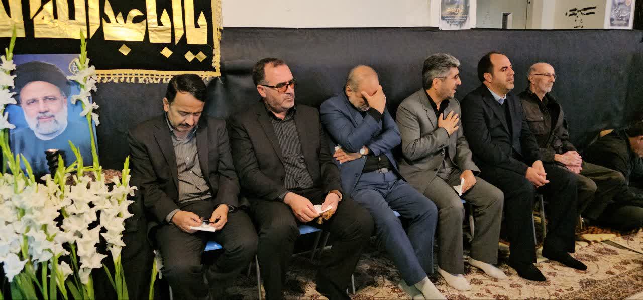 آلبوم تصویری / برگزاری مراسم بزرگداشت شهدای خدمت در حسینیه فرمانداری شهرستان ارومیه