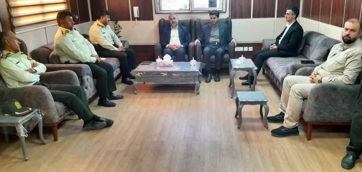 دیدار سرپرست معاون سیاسی و اجتماعی استانداری آذربایجانغربی و فرماندار ارومیه با فرماندهان نظامی و انتظامی به مناسبت هفته نیروی انتظامی