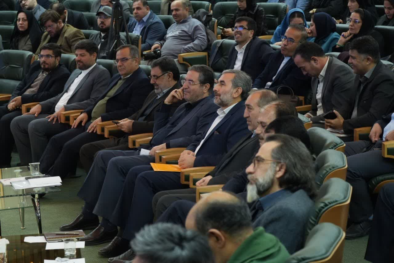 استاندار آذربایجان غربی: خبرنگاران فرهیختگان جامعه هستند / امنیت پایدار آذربایجان غربی باید منجر به توسعه شود / فضای استان باید فضای وفاق و مهربانی باشد / هیچ چیزی را فدای عدالت نمی کنم