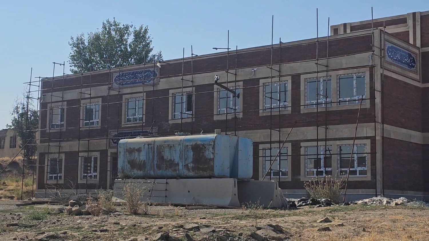 گزارش تصویری | بازدید فرماندار ارومیه از پروژه مدرسه خیرساز روستای نازلو