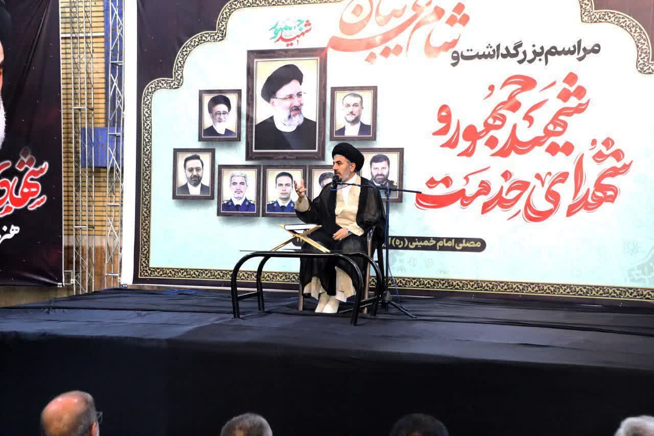 آلبوم تصویری / برگزاری مراسم بزرگداشت و شام غریبان شهدای خدمت در مصلی حضرت امام (ره) ارومیه
