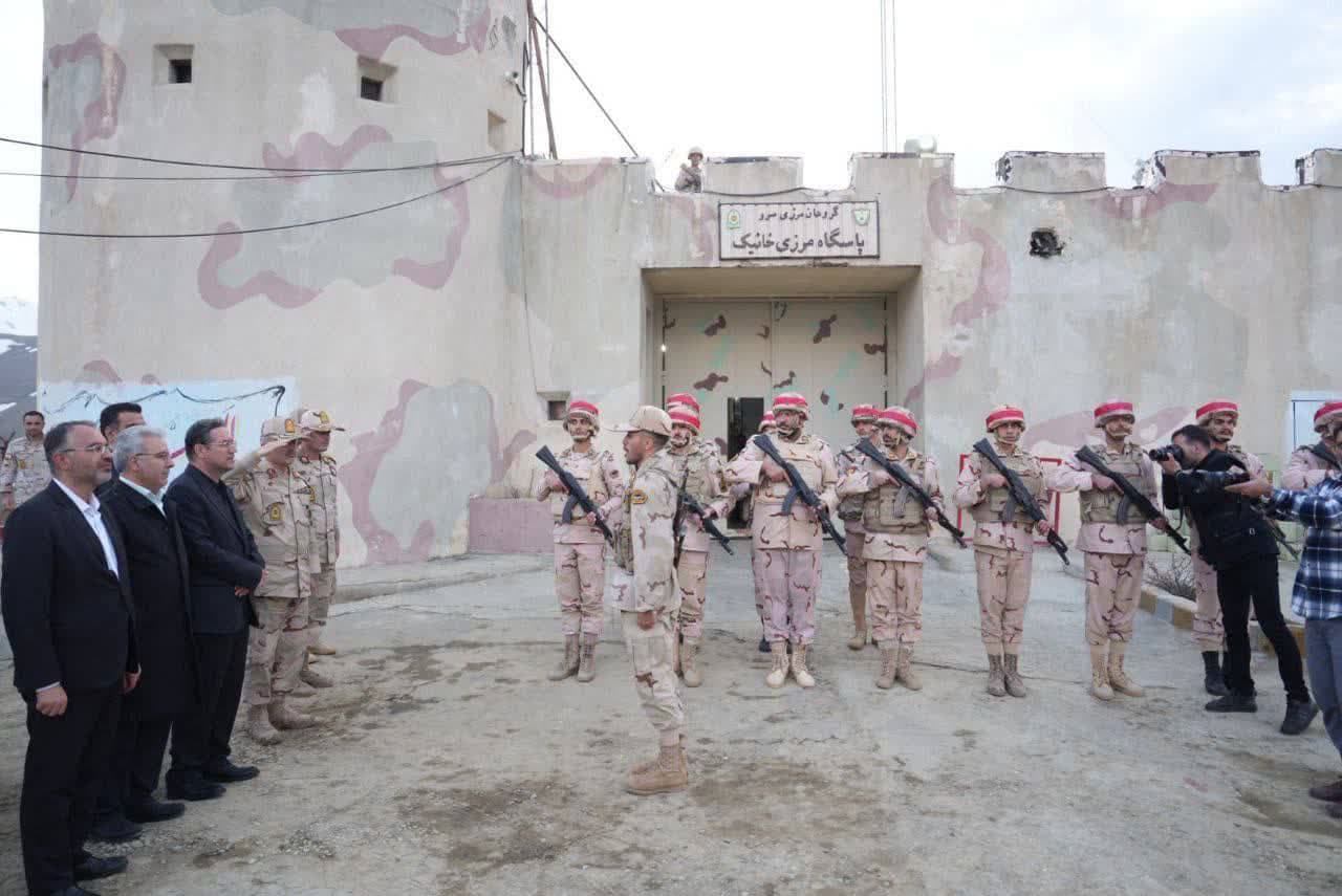 بازدید استاندار آذربایجانغربی از پاسگاه مرزی خانیک در ارومیه / افطار در کنار مرزبانان