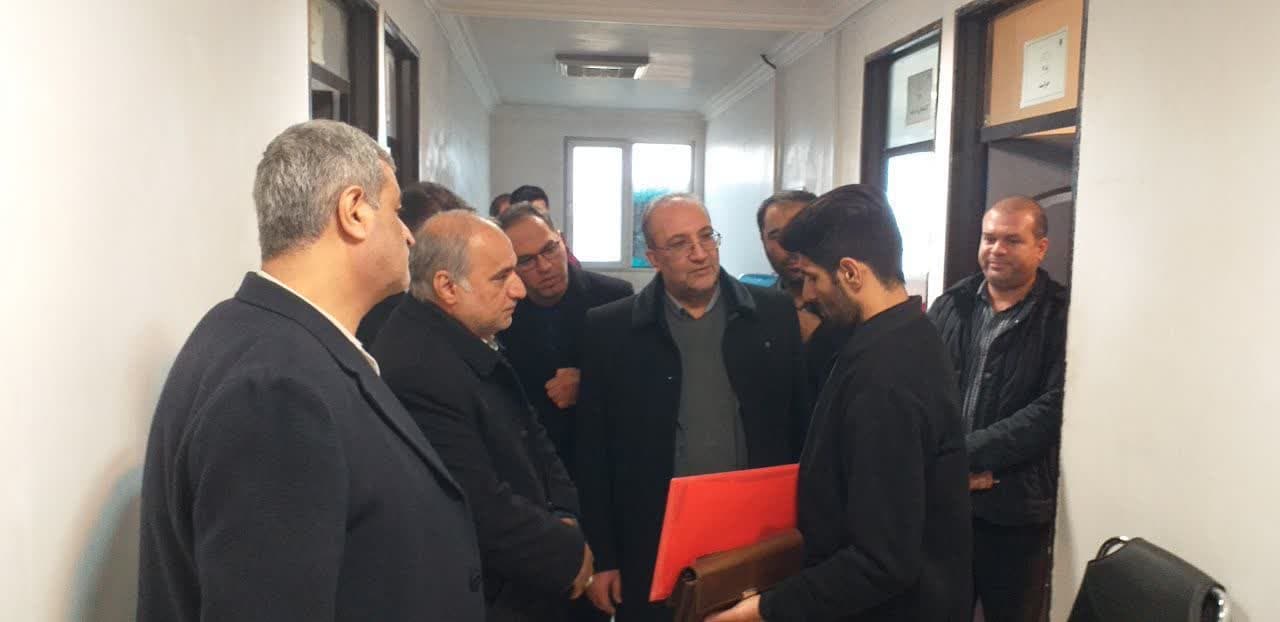 حضور فرماندار شهرستان در اداره راهداری وحمل ونقل جاده ای شهرستان