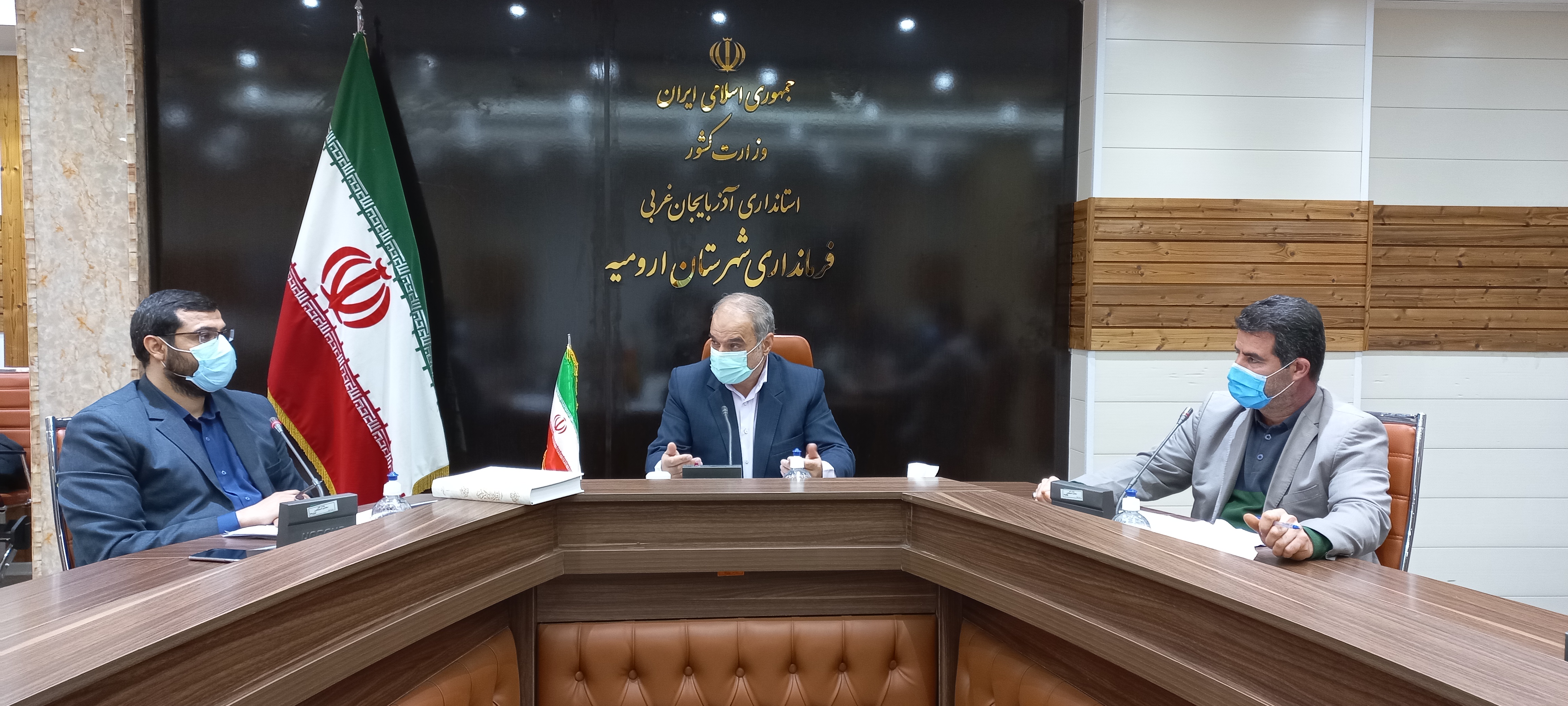 دیدار اعضای شورای مرکزی جوانان همدل استان آذربایجان غربی با فرماندار شهرستان ارومیه + عکس