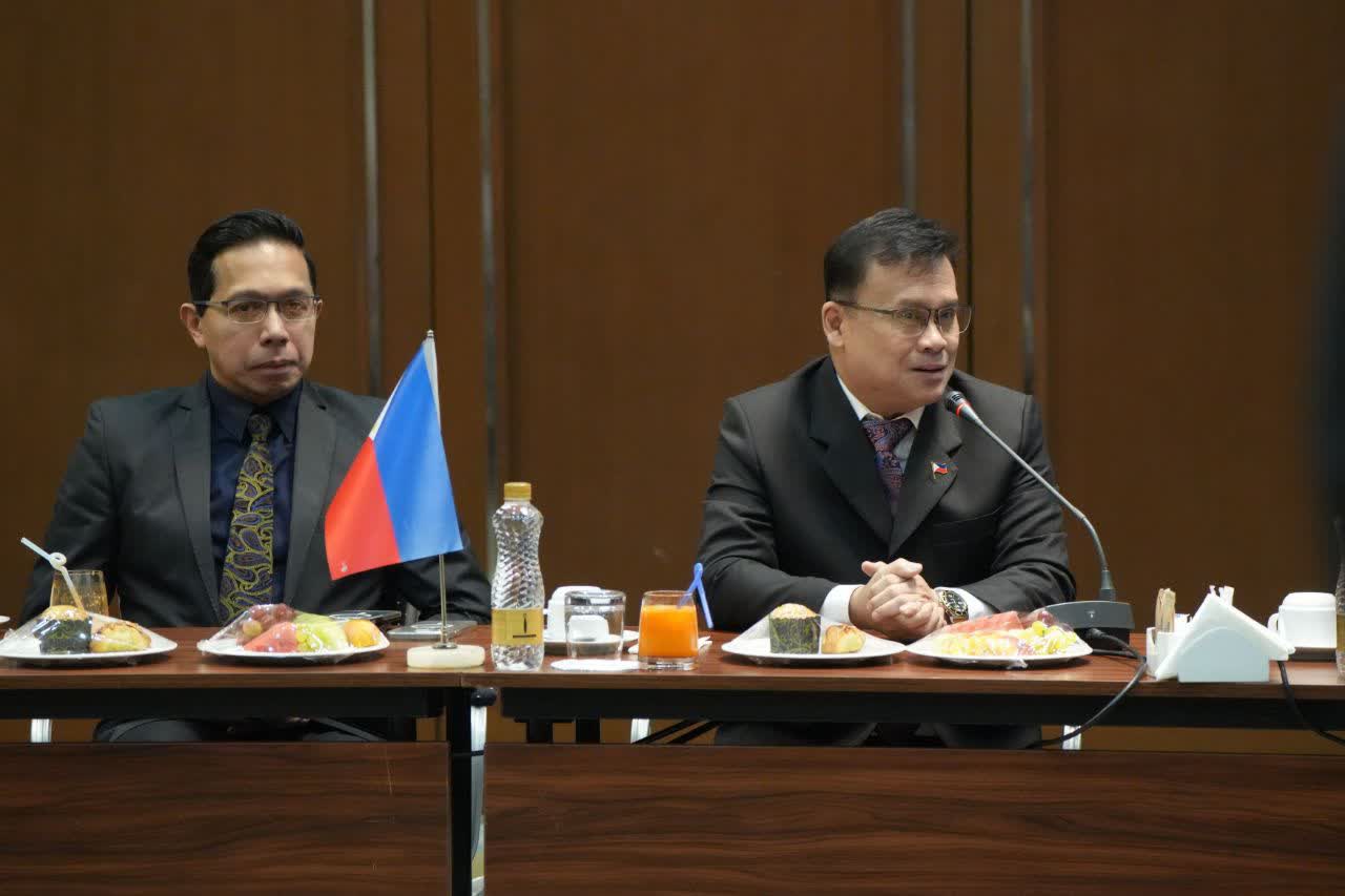 روز پرکار دیپلماسی استاندار آذربایجانغربی در ارومیه؛ برگزاری نشست مشترک استاندار آذربایجانغربی با سفرای ازبکستان، اروگوئه، سریلانکا، فیلیپین و قرقیزستان