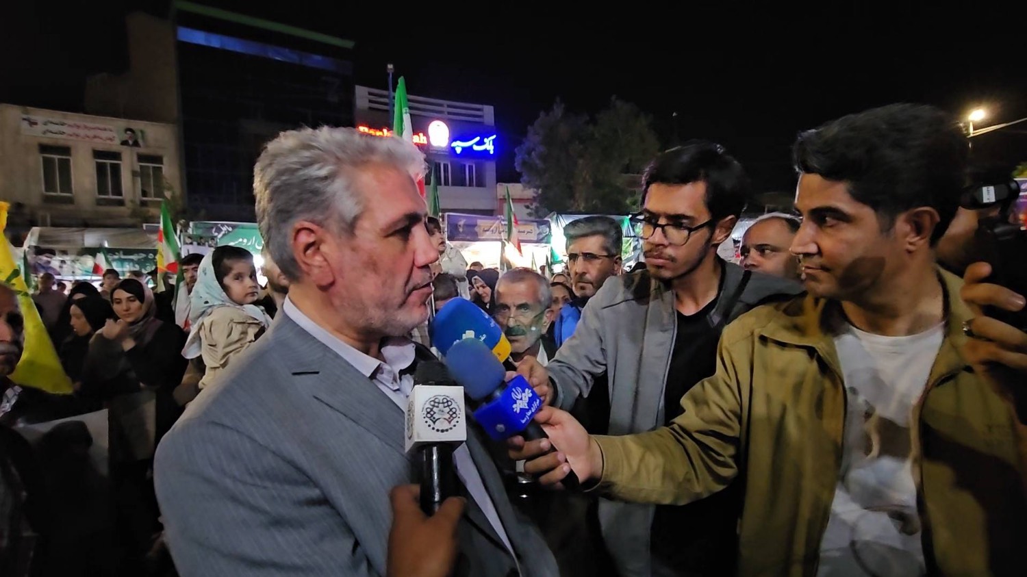 اعزام نخستین کاروان تأمین لوازم زندگی خانوادههای آسیبدیده از جنگ در آذربایجانغربی