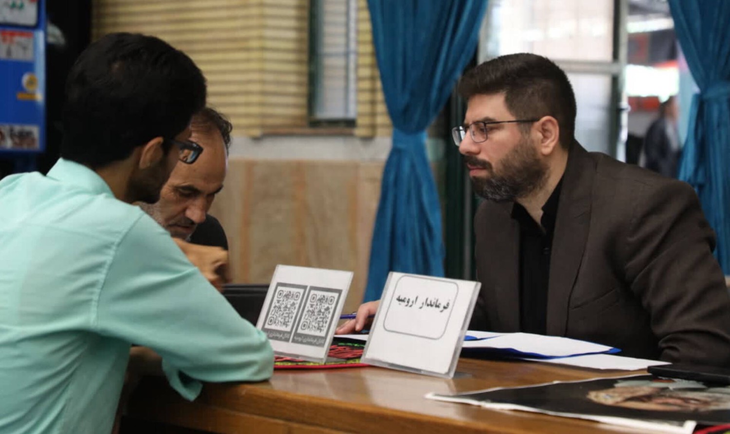 گزارش تصویری | برگزاری میز خدمت ارتباطات مردمی فرمانداری شهرستان ارومیه
