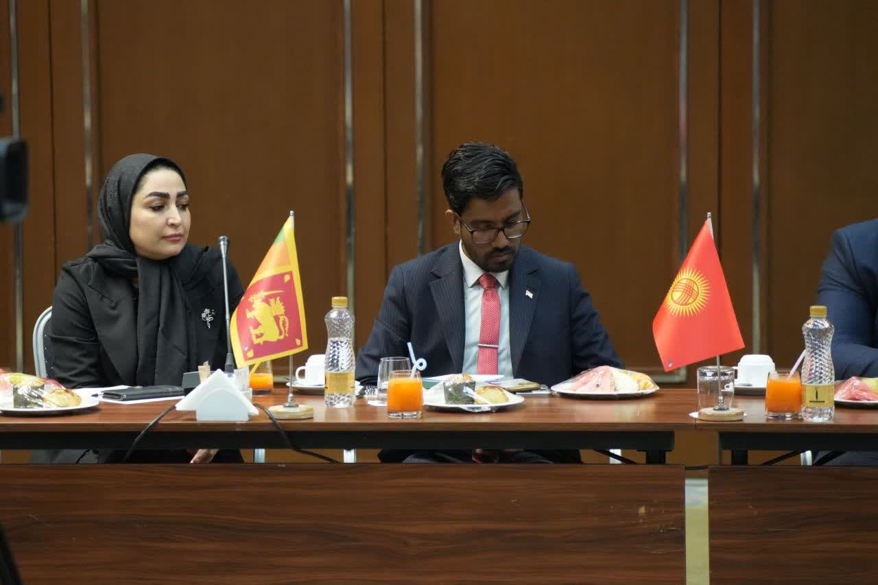 روز پرکار دیپلماسی استاندار آذربایجانغربی در ارومیه؛ برگزاری نشست مشترک استاندار آذربایجانغربی با سفرای ازبکستان، اروگوئه، سریلانکا، فیلیپین و قرقیزستان