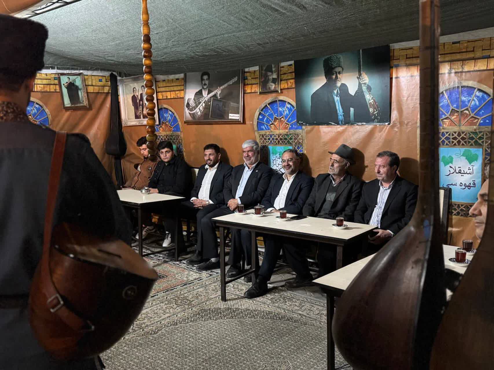 اختتامیه جشنواره انگور با حضور مقابلی، سرپرست معاونت سیاسی و اجتماعی استانداری آذربایجان‌غربی، سفرای چند کشور و حضور پرشور مردمی برگزار شد.