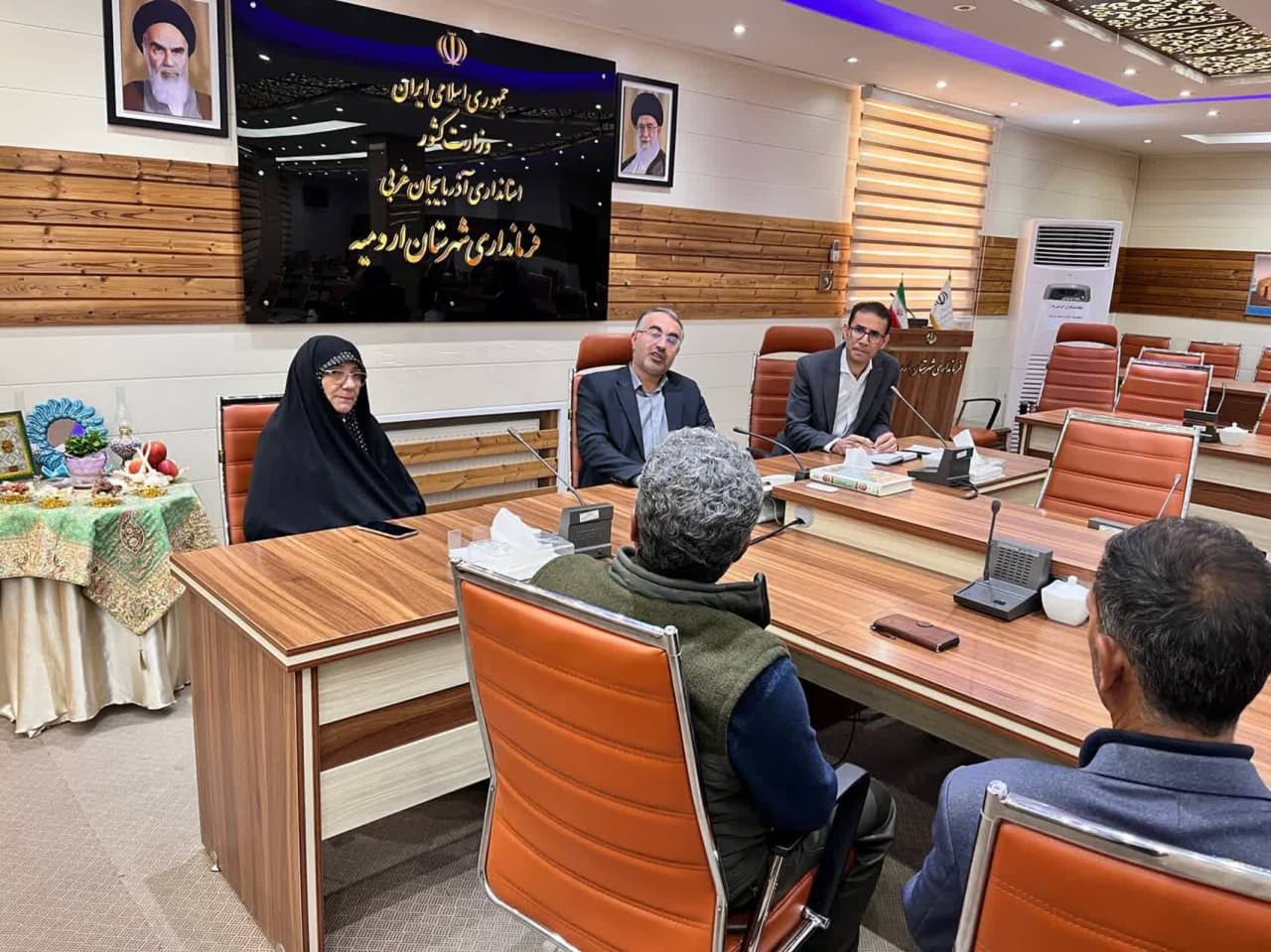 ملاقات عمومی شش ساعته فرماندار ارومیه با شهروندان در نخستین روزکاری سال جدید