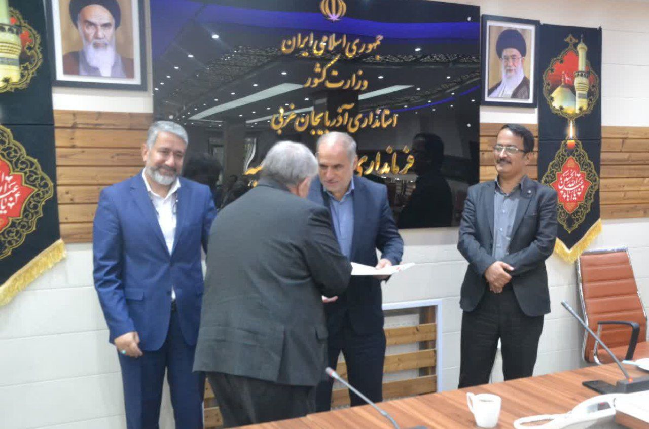 نشست صمیمی فرماندار شهرستان ارومیه با همکاران مجموعه فرمانداری
