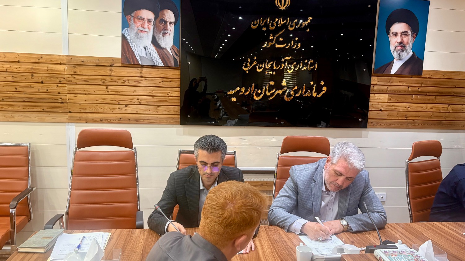 گزارش تصویری | ملاقات مردمی فرماندار ارومیه؛ شنیدن مستقیم مطالبات شهروندان