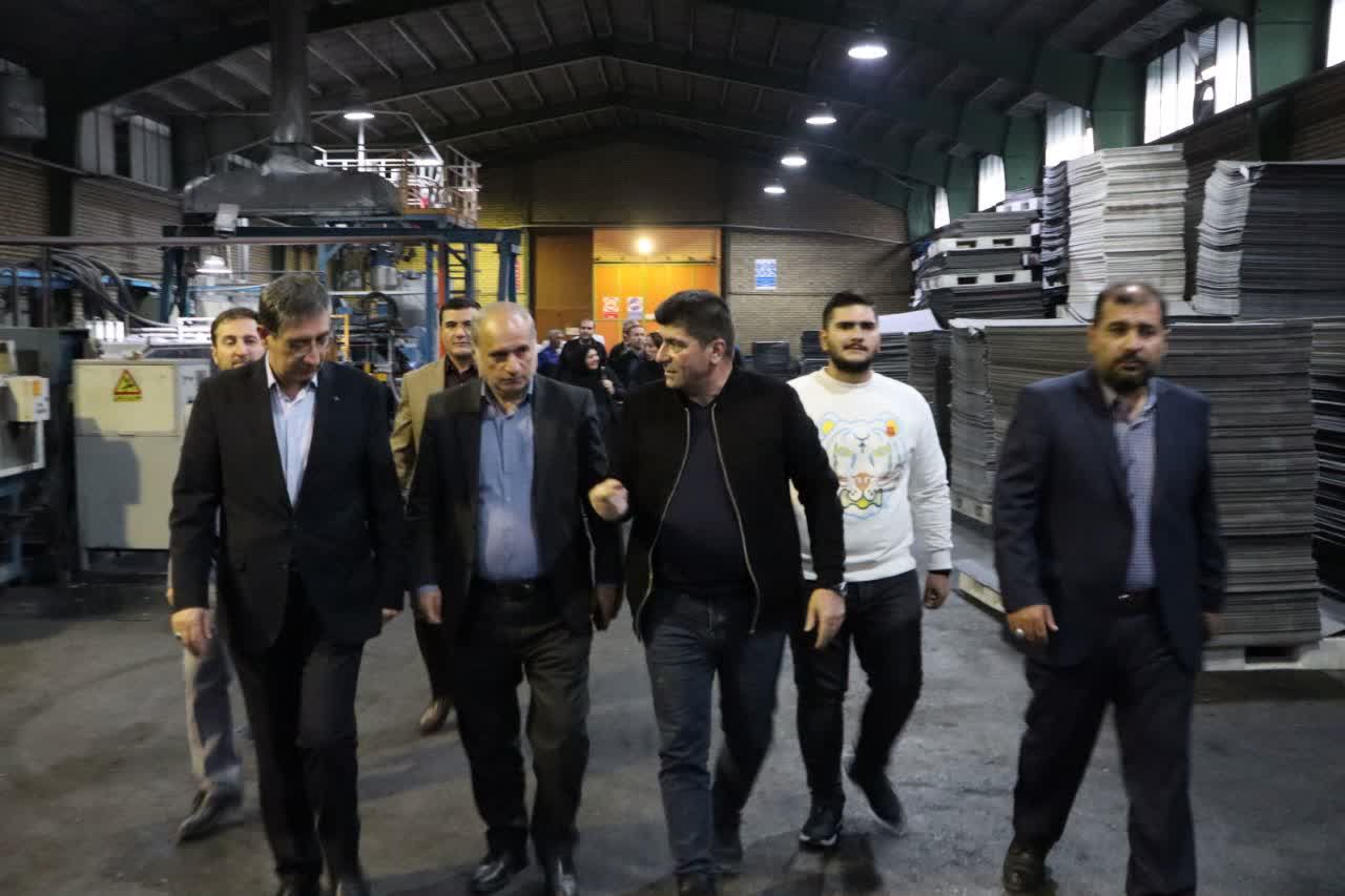 بازدید فرماندار شهرستان ارومیه از واحد تولیدی چی چست تاک