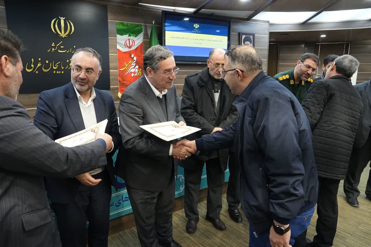 برگزاری نشست صمیمی استاندار آذربایجان‌غربی با رزمندگان غواص دفاع مقدس