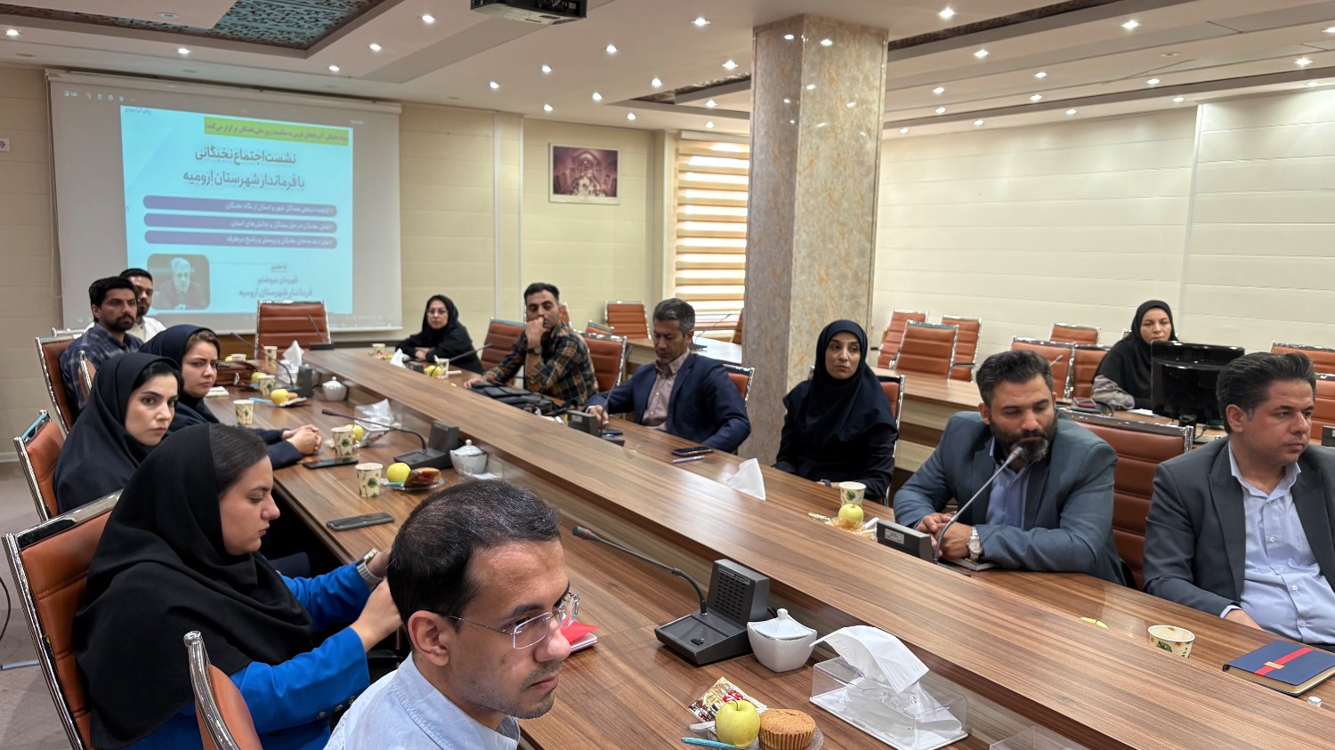 گزارش تصویری؛ نشست نخبگان شهرستان ارومیه با حضور فرماندار