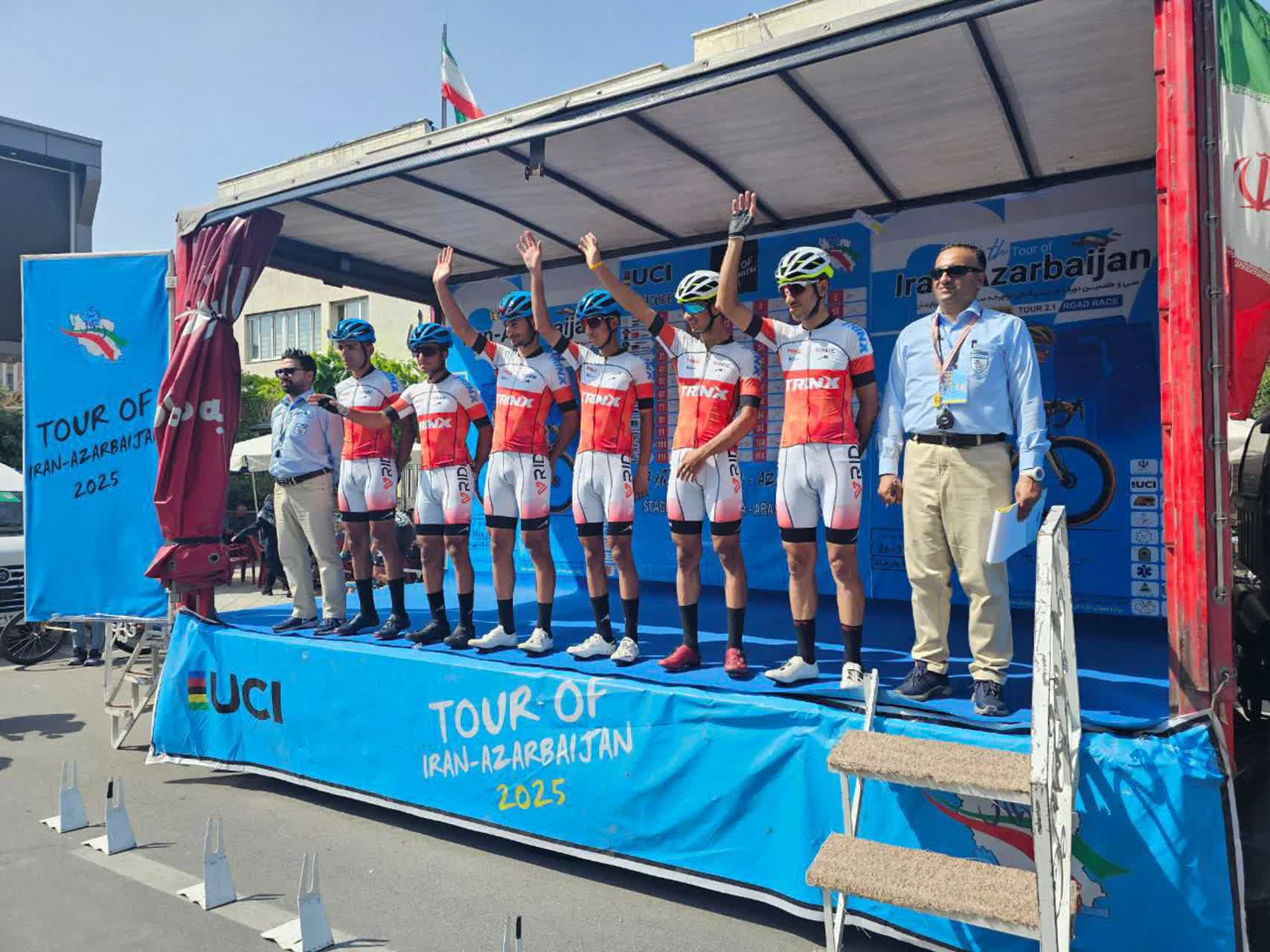 آغاز مرحله دوم سی و هفتمین دوره تور بینالمللی دوچرخهسواری ایران-آذربایجان از ارومیه با شلیک نمادین فرماندار